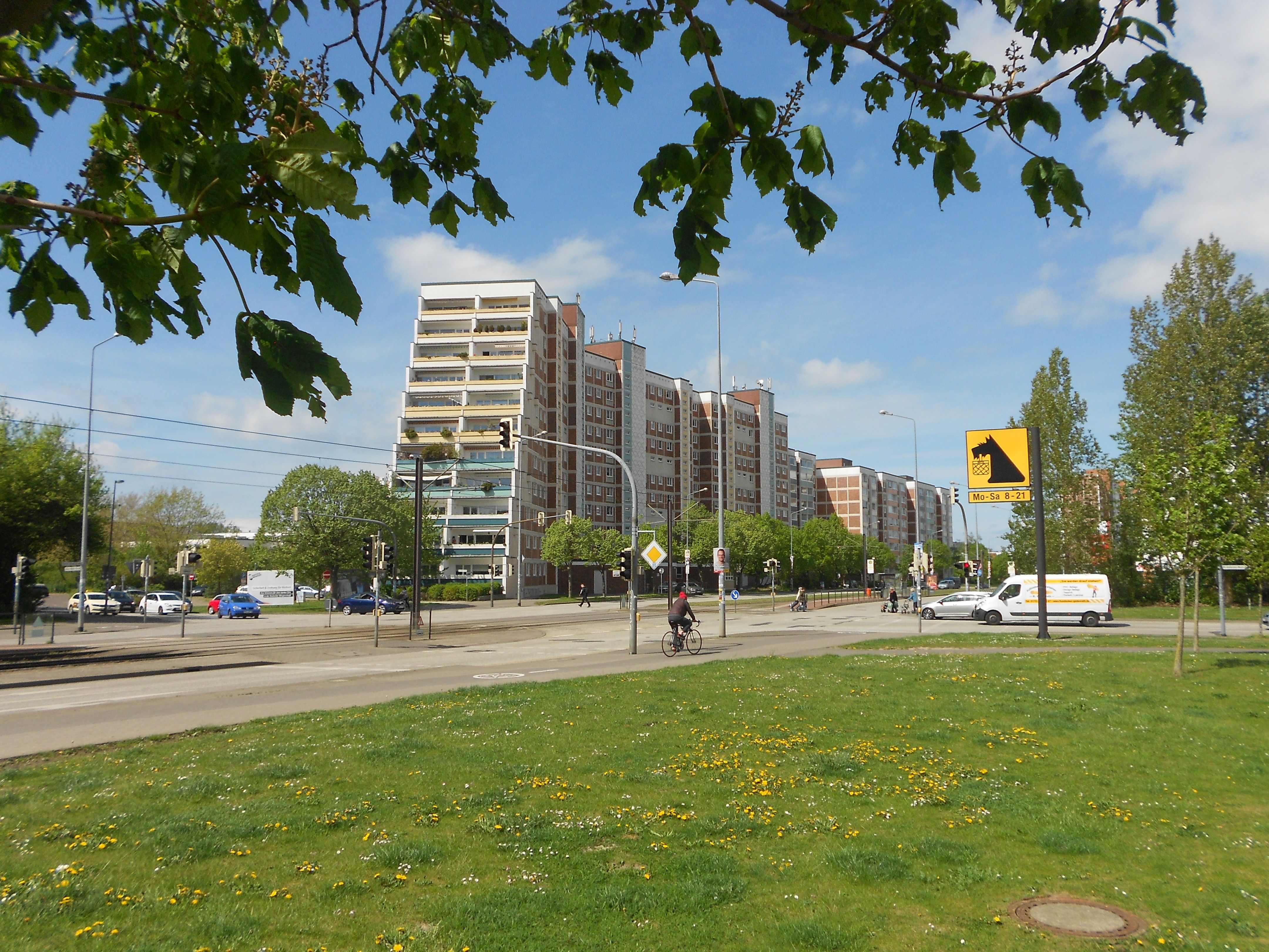 Rostock Fahrbahn und Gehweg in Evershagen werden erneuert